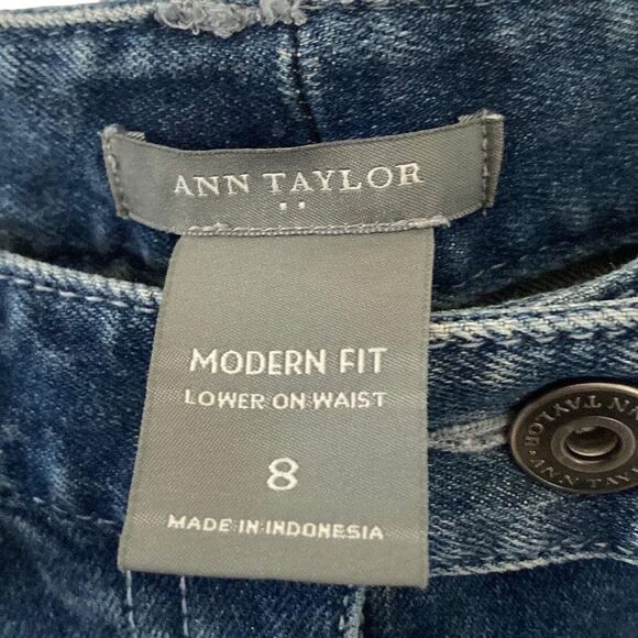 Ann Taylor modern fit jeans, size 8 - Picture 4 of 7